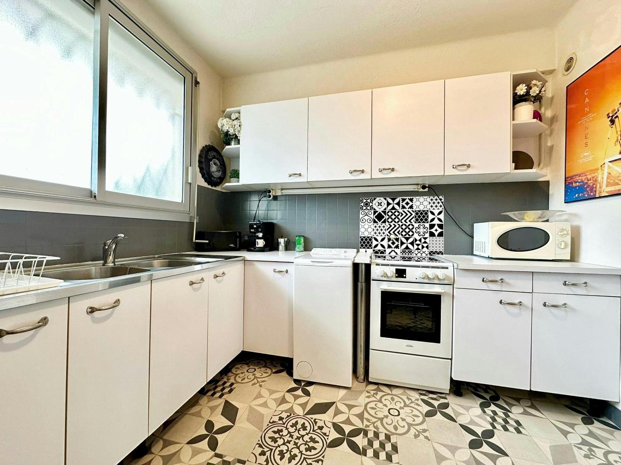 1 Bedroom, Sea View, 10 Min From Center & Palais Des Festivals Appartement *